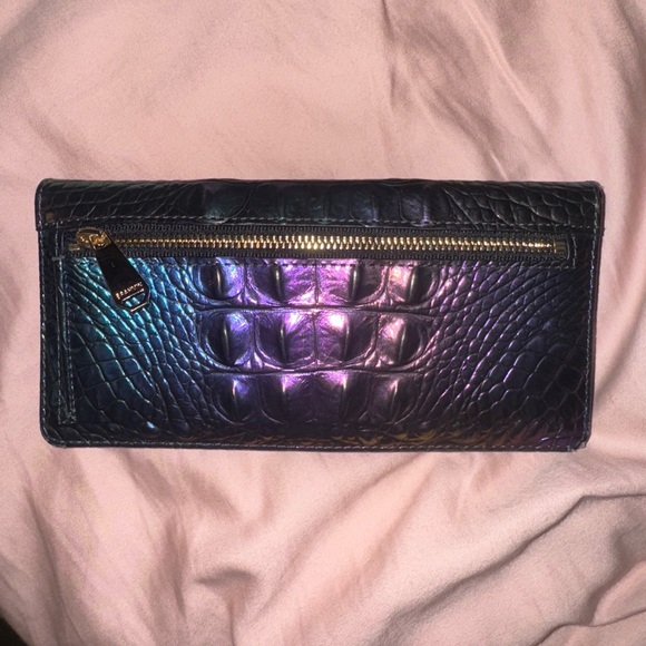 Brahmin Iridescent Crocodile Embossed wallet - Picture 5 of 14